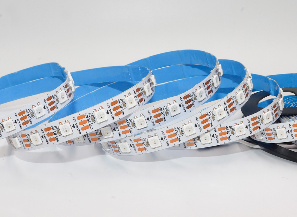 內(nèi)置SK6812 5050RGB 60燈 5V 單點單控三線路 白板